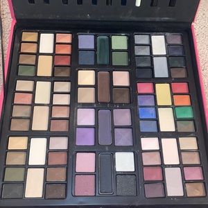Ulta gift makeup case